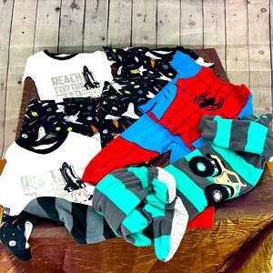 Carters‎ Boys Pajamas Bundle Spider Man Space & zip up sleeper Size 2t 9 pieces